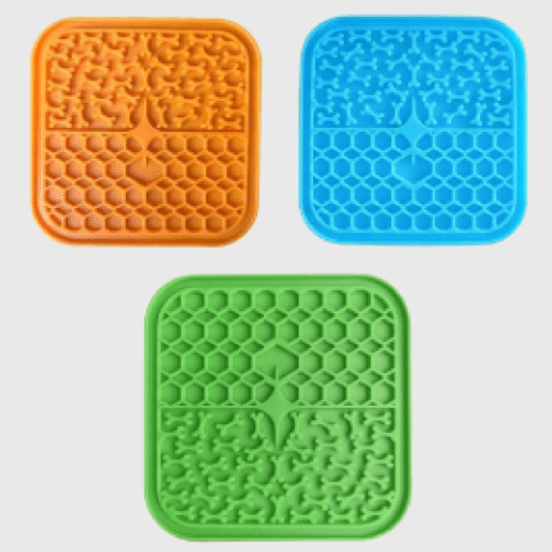 https://cdn.shopify.com/s/files/1/0763/9767/4819/files/Tapis_de_l_chage_chien_ventouse_cuisine.png?v=1749649469