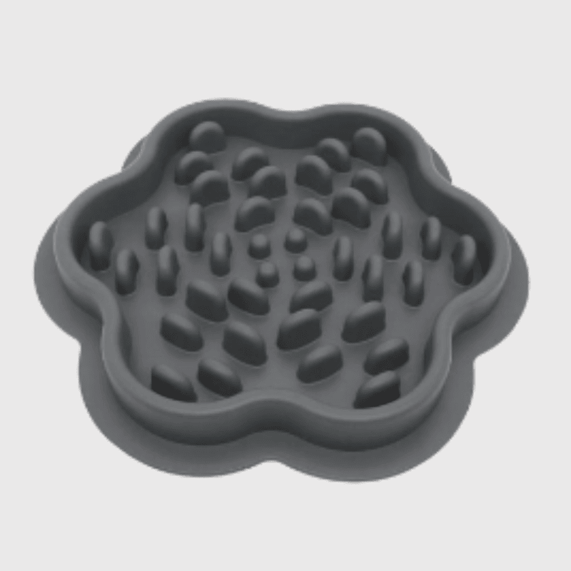 https://cdn.shopify.com/s/files/1/0763/9767/4819/files/Tapis_de_lechage_pour_chien_en_forme_de_fleur_gris.png?v=1695659084