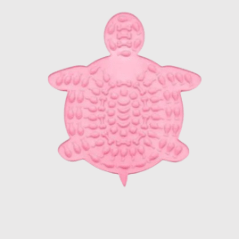 https://cdn.shopify.com/s/files/1/0763/9767/4819/files/Tapis_de_lechage_pour_chien_en_forme_de_tortue_rose.png?v=1749649664