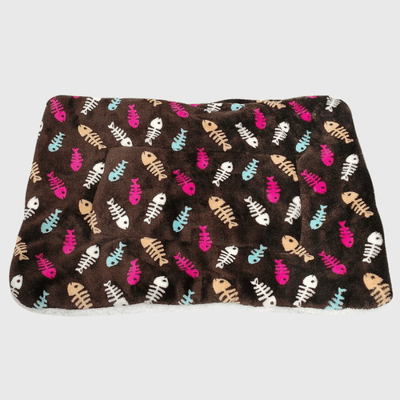 https://cdn.shopify.com/s/files/1/0763/9767/4819/files/Tapis_de_voyage_pour_chien_arrete_de_poisson.png?v=1747922510