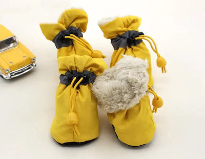 https://cdn.shopify.com/s/files/1/0647/9170/7830/files/bottes-fourrees-pour-petit-chien-9468000.webp?v=1777925113