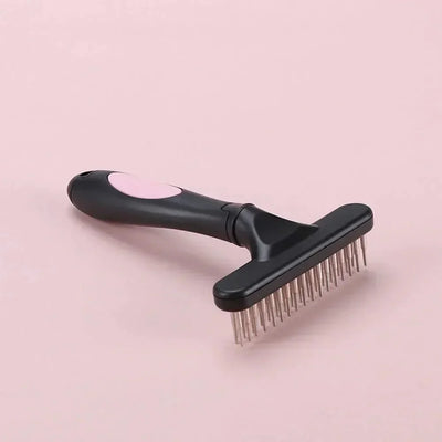 https://cdn.shopify.com/s/files/1/0647/9170/7830/files/brosse-etrille-chien-8452339.webp?v=1777924089