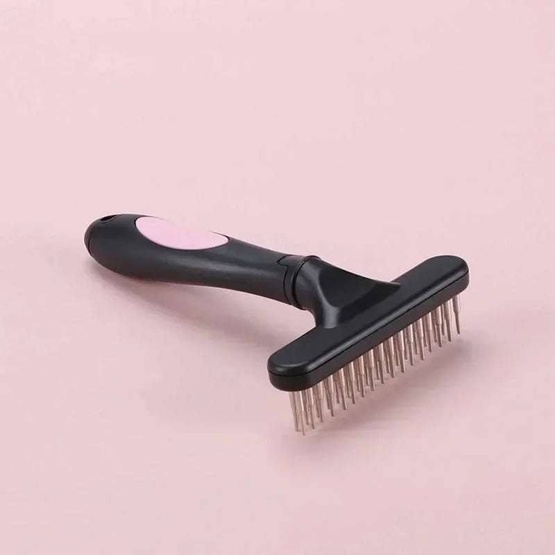 https://cdn.shopify.com/s/files/1/0647/9170/7830/files/brosse-etrille-chien-8563077.webp?v=1777924089