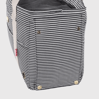 https://cdn.shopify.com/s/files/1/0763/9767/4819/files/caisse_de_transport_souple_pour_chien_zoom.png?v=1748439823