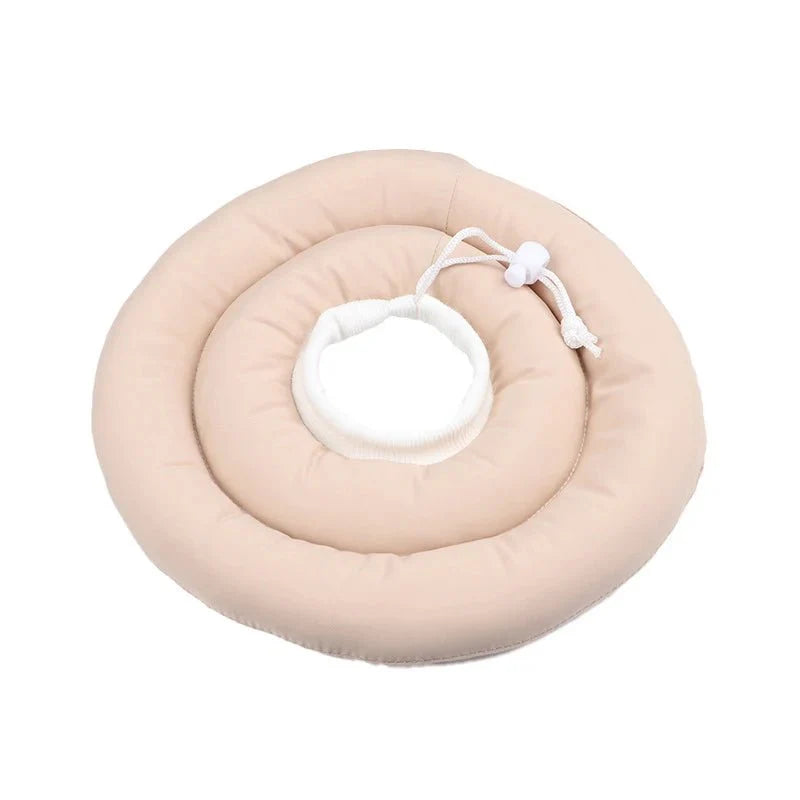 https://cdn.shopify.com/s/files/1/0647/9170/7830/files/collerette-ajustable-pour-chien-4465990.webp?v=1777925112