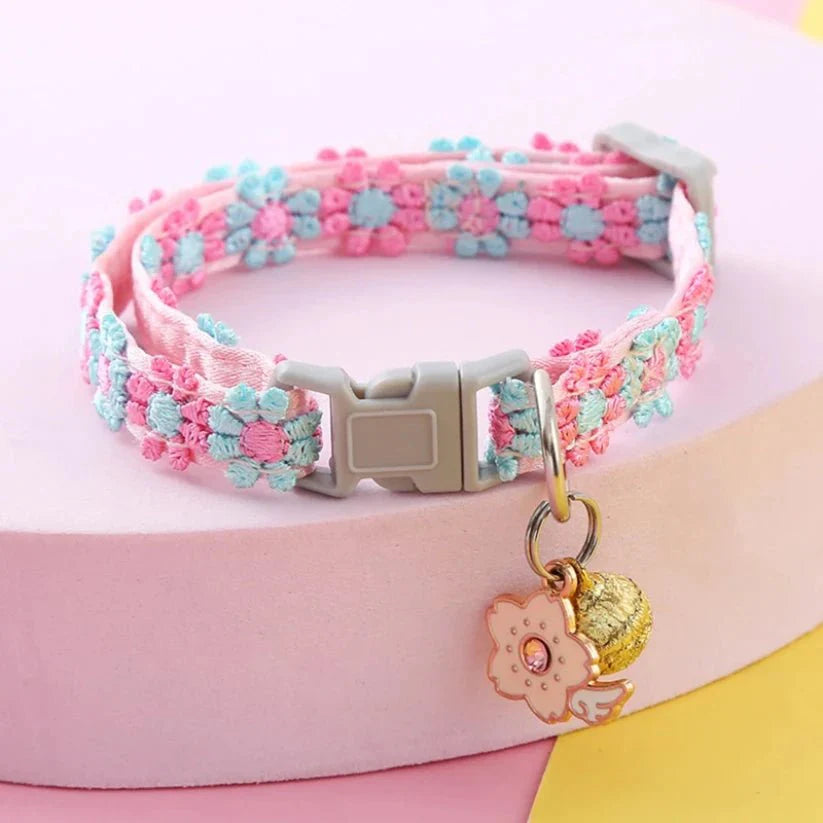 https://cdn.shopify.com/s/files/1/0647/9170/7830/files/collier-chiot-pour-femelle-1441004.webp?v=1777924694