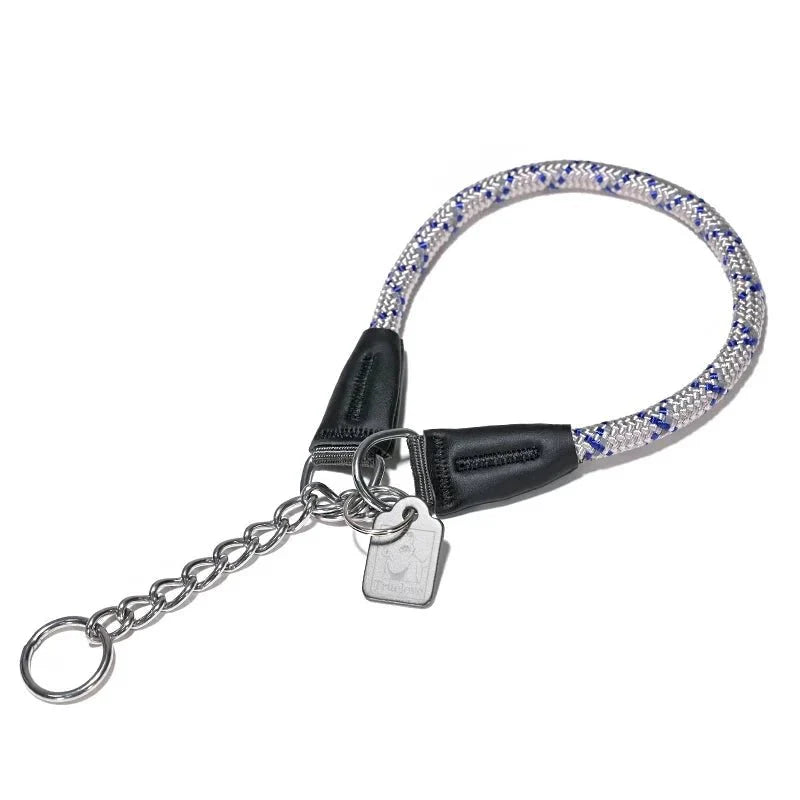 https://cdn.shopify.com/s/files/1/0647/9170/7830/files/collier-etrangleur-chien-style-corde-blanc-5114015.webp?v=1777924090