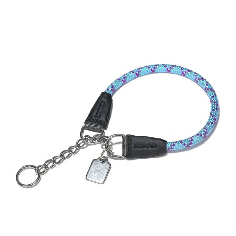 https://cdn.shopify.com/s/files/1/0647/9170/7830/files/collier-etrangleur-chien-style-corde-bleu-3717562.webp?v=1777924510