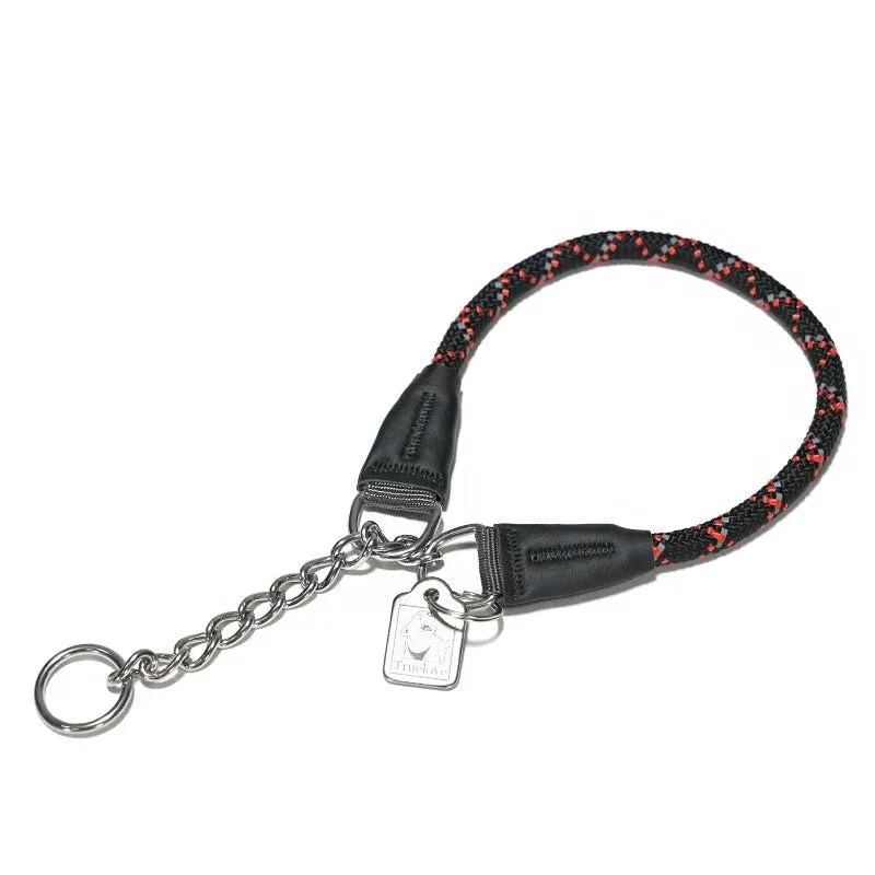 https://cdn.shopify.com/s/files/1/0647/9170/7830/files/collier-etrangleur-chien-style-corde-noir-9087966.webp?v=1777925645
