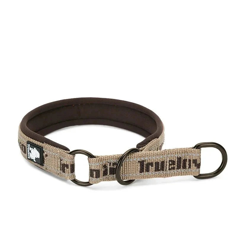 https://cdn.shopify.com/s/files/1/0647/9170/7830/files/collier-etrangleur-chien-trulove-gris-et-noir-2201294.webp?v=1777925052