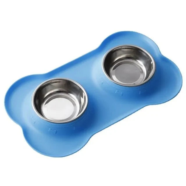 https://cdn.shopify.com/s/files/1/0647/9170/7830/files/doubles-gamelles-anti-derapante-pour-chien-1020442.webp?v=1777925355