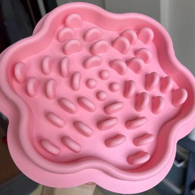 https://cdn.shopify.com/s/files/1/0647/9170/7830/files/gamelle-en-silicone-anti-goinfre-pour-chien-6702625.webp?v=1777924809