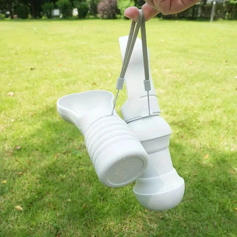 https://cdn.shopify.com/s/files/1/0647/9170/7830/files/gourde-pliable-pour-chien-8290630.webp?v=1777923309