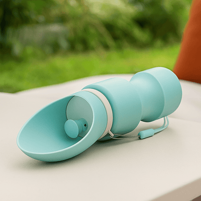 https://cdn.shopify.com/s/files/1/0647/9170/7830/files/gourde-pour-chien-pliable-2327179.png?v=1777923913