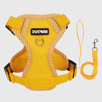 https://cdn.shopify.com/s/files/1/0763/9767/4819/files/harnais_ajustable_pour_chien_jaune.png?v=1698683957