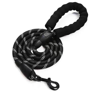 https://cdn.shopify.com/s/files/1/0647/9170/7830/files/laisse-pour-gros-chien-qui-tire-fort-9519703.webp?v=1777923549