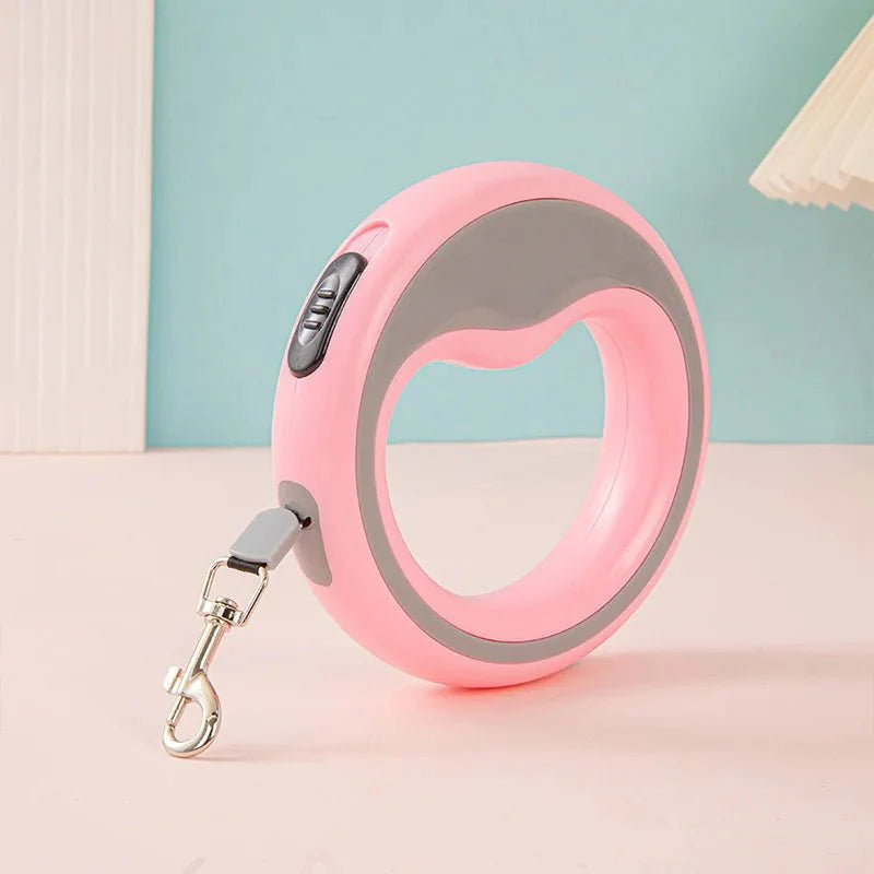 https://cdn.shopify.com/s/files/1/0647/9170/7830/files/laisse-pour-petit-chien-american-staff-2997631.webp?v=1777923734