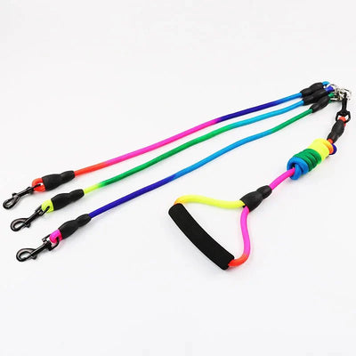 https://cdn.shopify.com/s/files/1/0647/9170/7830/files/laisse-triple-pour-chien-3187541.webp?v=1777924388
