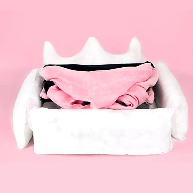 https://cdn.shopify.com/s/files/1/0647/9170/7830/files/panier-pour-chien-princesse-9807785.webp?v=1777923430