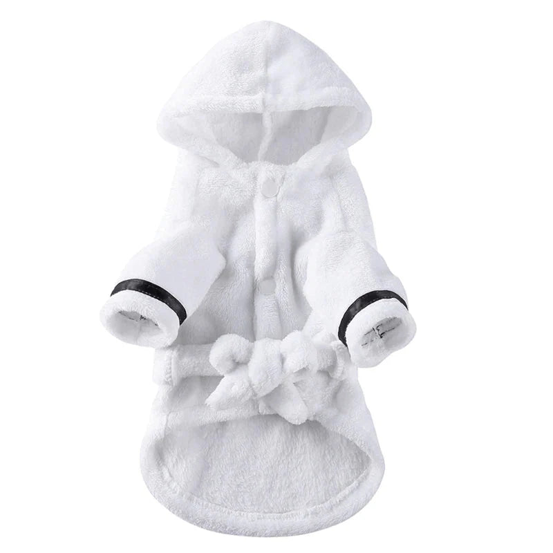 https://cdn.shopify.com/s/files/1/0647/9170/7830/files/peignoir-de-bain-avec-capuche-pour-chien-6679994.webp?v=1777925233