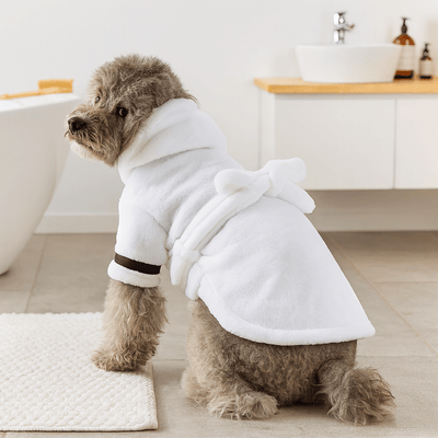 https://cdn.shopify.com/s/files/1/0647/9170/7830/files/peignoir-de-bain-avec-capuche-pour-chien-9918053.png?v=1777925234