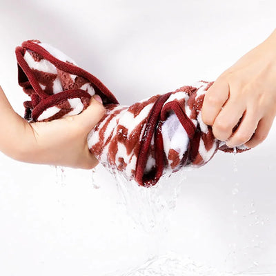 https://cdn.shopify.com/s/files/1/0647/9170/7830/files/peignoir-super-absorbant-pour-chien-8329650.webp?v=1777925297
