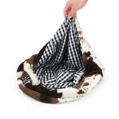 https://cdn.shopify.com/s/files/1/0647/9170/7830/files/sac-en-bandouliere-motif-vache-8404567.webp?v=1777925119