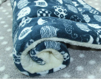 https://cdn.shopify.com/s/files/1/0647/9170/7830/files/tapis-de-sol-chien-1428751.webp?v=1777923076