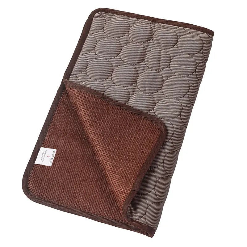 https://cdn.shopify.com/s/files/1/0647/9170/7830/files/tapis-fin-dete-6424256.webp?v=1777924632