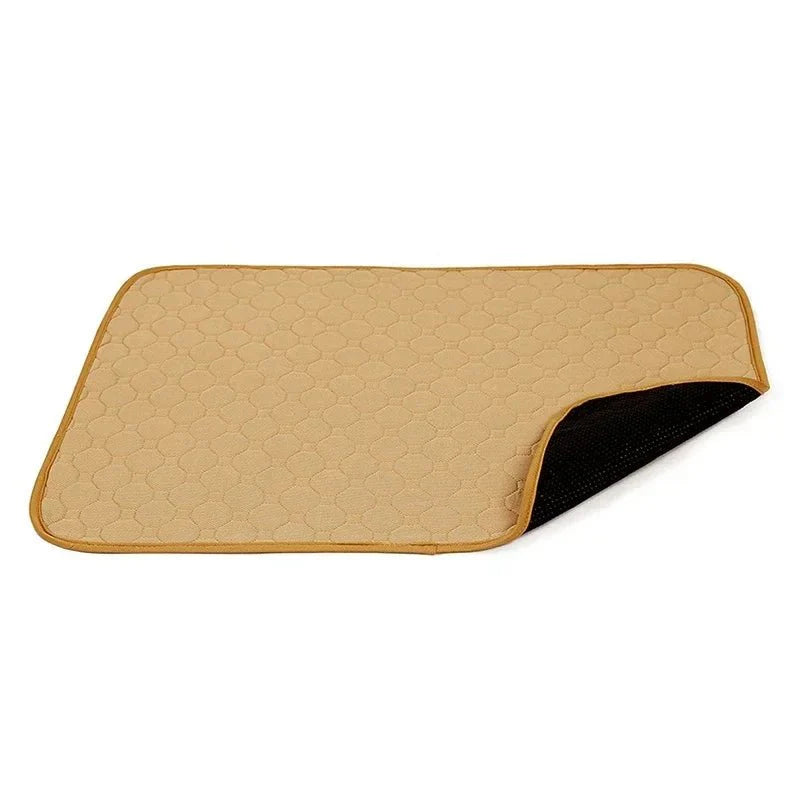 https://cdn.shopify.com/s/files/1/0647/9170/7830/files/tapis-hautement-absorbant-pour-chien-4393573.webp?v=1777925175