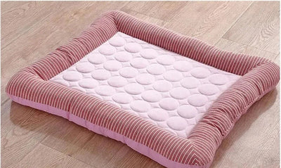 https://cdn.shopify.com/s/files/1/0647/9170/7830/files/tapis-rafraichissant-moelleux-pour-chien-5346312.webp?v=1777924875