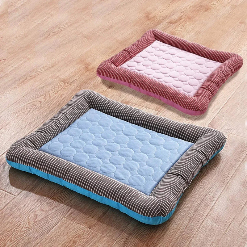 https://cdn.shopify.com/s/files/1/0647/9170/7830/files/tapis-rafraichissant-moelleux-pour-chien-2013121.webp?v=1777924875